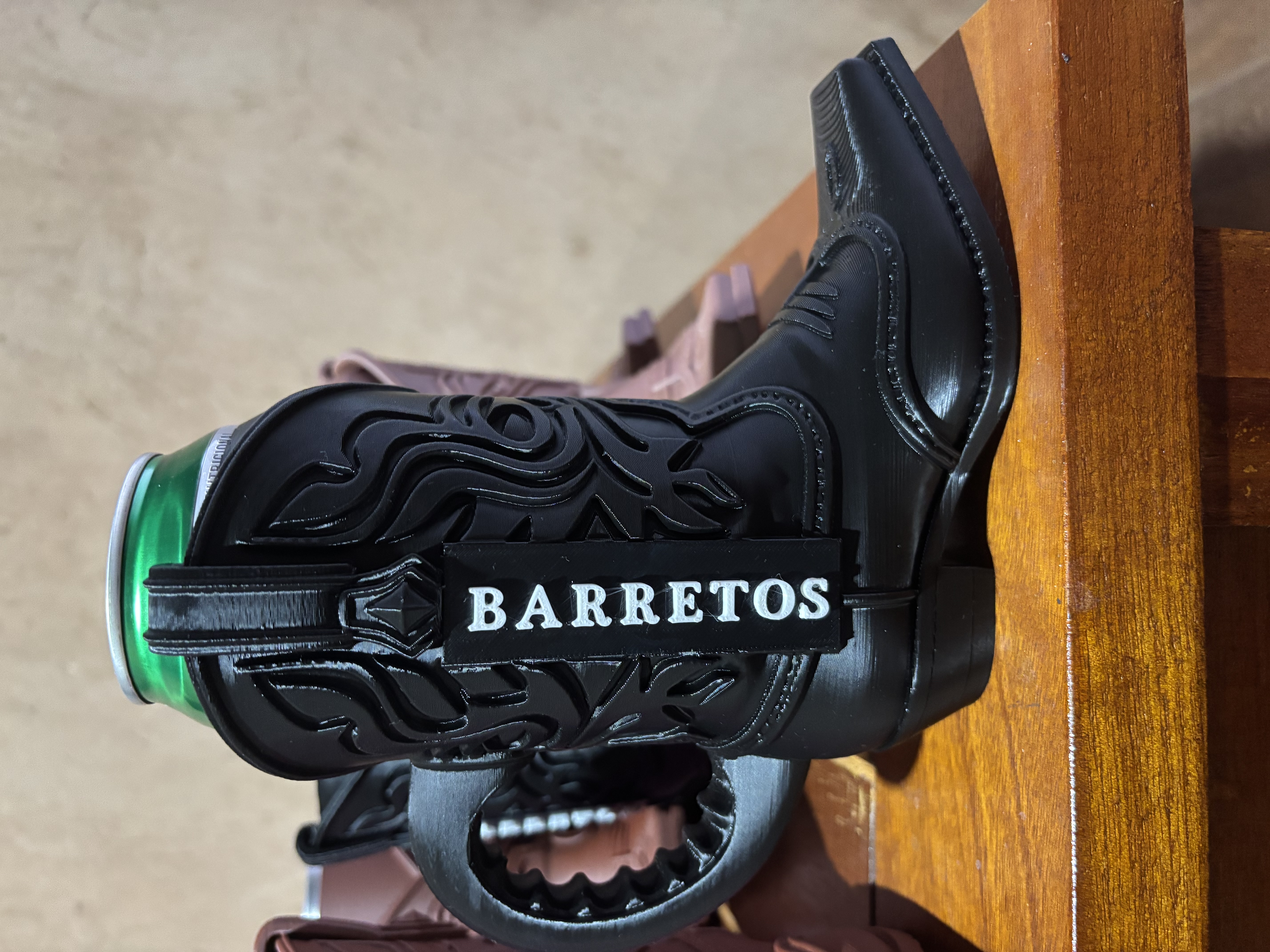 Porta-lata bota preta Barretos